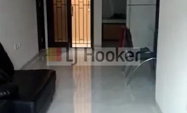 RUMAH STRATEGIS DI JALAN RAYA PKP AREA CIRACAS JAKARTA TIMUR