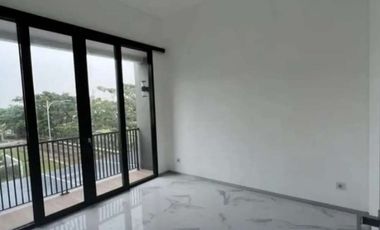 BU, Rumah siap huni 700 jutaan 2 lt luas 66 m² Lokasi bagus Akses masuk mobil nempel kota wisata cibubur