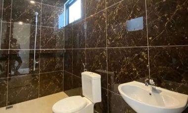 BU, Rumah siap huni 700 jutaan 2 lt luas 66 m² Lokasi bagus Akses masuk mobil nempel kota wisata cibubur