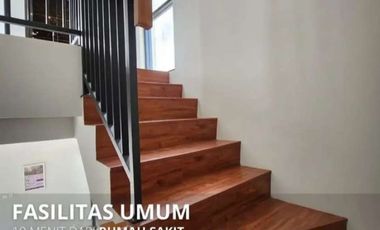 BU, Rumah siap huni 700 jutaan 2 lt luas 66 m² Lokasi bagus Akses masuk mobil nempel kota wisata cibubur
