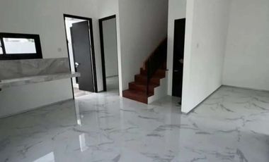 BU, Rumah siap huni 700 jutaan 2 lt luas 66 m² Lokasi bagus Akses masuk mobil nempel kota wisata cibubur