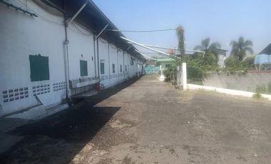 Tanah dan Gudang Besar Batujajar