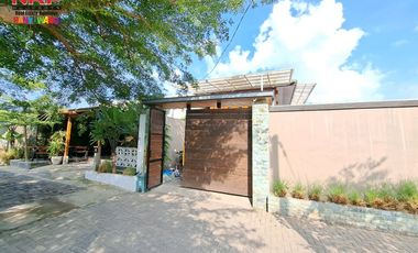 Dijual Villa Clasik, Cafe dan Kantor dekat Kampus Uniba Banyuwangi