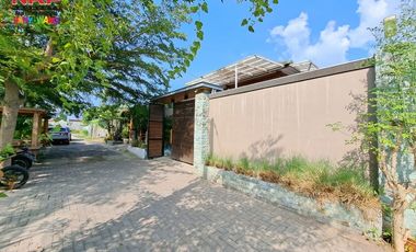 Dijual Villa Clasik, Cafe dan Kantor dekat Kampus Uniba Banyuwangi