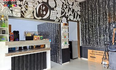 Dijual Villa Clasik, Cafe dan Kantor dekat Kampus Uniba Banyuwangi