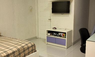 Di sewakan rumah town house cantik di Pademangan, Rajawali.