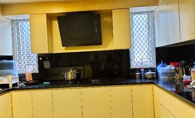 Di sewakan rumah town house cantik di Pademangan, Rajawali.