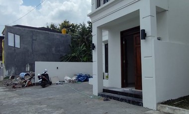 Rumah Siap Huni 2 LT Disen minimalis Harga Murah