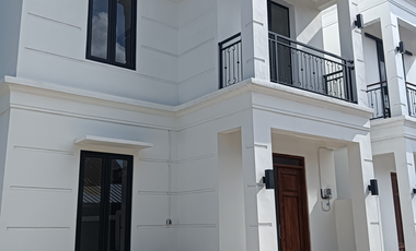 Rumah Siap Huni 2 LT Disen minimalis Harga Murah