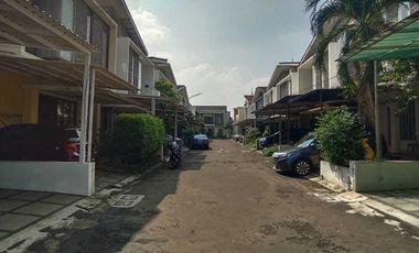 Disewakan rumah Siap Huni dalam Townhouse di area Condet raya JakTim