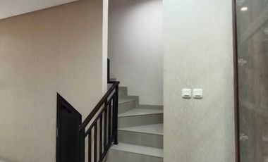 Disewakan rumah Siap Huni dalam Townhouse di area Condet raya JakTim