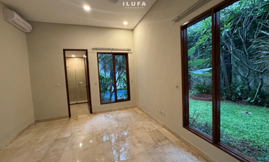 Disewakan townhouse modern lokasi strategis jalan kemang benda