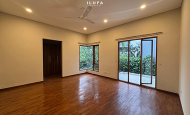 Disewakan townhouse modern lokasi strategis jalan kemang benda