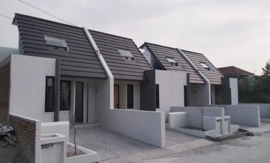 Rumah murah di area komersil