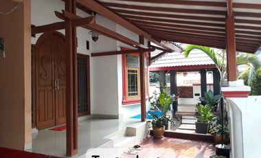 Dijual Rumah Luas 2 lantai di daerah Pondok Gede, Bekasi.