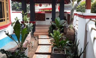 Dijual Rumah Luas 2 lantai di daerah Pondok Gede, Bekasi.