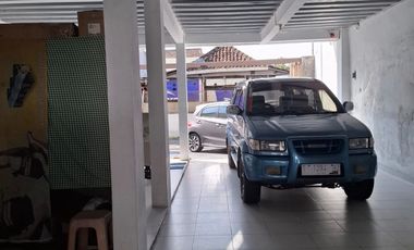 Rumah 2 Lantai Lokasi Strategis dekat Kawasan Bisnis Jalan Godean