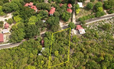 Lahan di belakang Bara Beach Bungalows