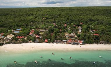 Lahan di belakang Bara Beach Bungalows