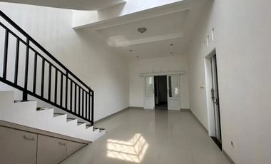 Disewakan Rumah 2 Lantai Strategis di Condet Jakarta Timur Nyaman