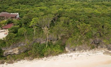 Lahan yang pas depan pantai Bora