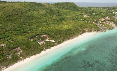 Lahan yang pas depan pantai Bora