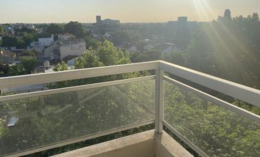 DEPARTAMENTO DE TRES AMBIENTES CON COCHERA