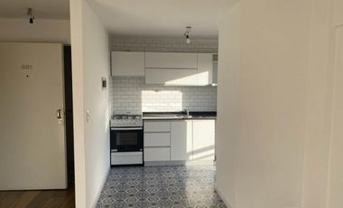 DEPARTAMENTO DE TRES AMBIENTES CON COCHERA