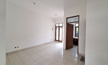 Rumah bumi kencana mas Antapani ga jauh dari gedung sate