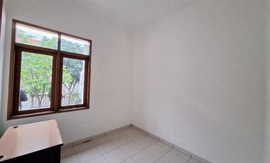 Rumah bumi kencana mas Antapani ga jauh dari gedung sate