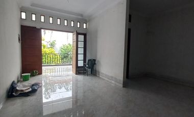 Rumah Baru Mewah Dalam Komplek Duren sawit