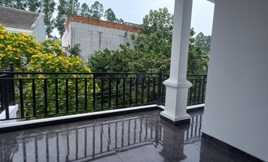 Rumah Baru Mewah Dalam Komplek Duren sawit