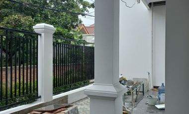 Rumah Baru Mewah Dalam Komplek Duren sawit