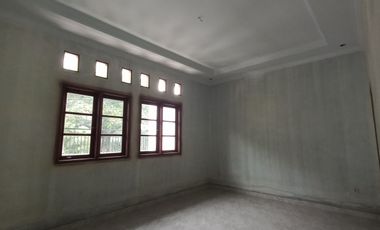 Rumah Baru Mewah Dalam Komplek Duren sawit