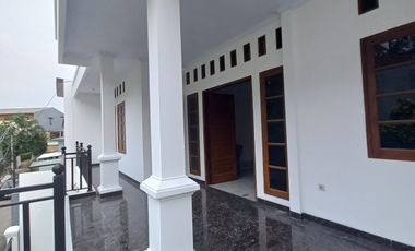 Rumah Baru Mewah Dalam Komplek Duren sawit