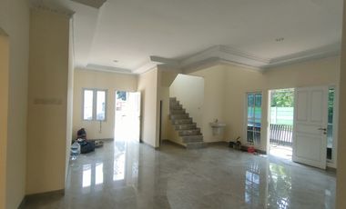 SIAP HUNI! RUMAH HOEK GADING SERPONG SEKTOR 1 SUDAH RENOV BARU MURAH