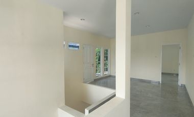 SIAP HUNI! RUMAH HOEK GADING SERPONG SEKTOR 1 SUDAH RENOV BARU MURAH