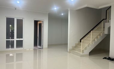 Dijual rumah baru Pasadena Residences 8x15 4,9 M Nego