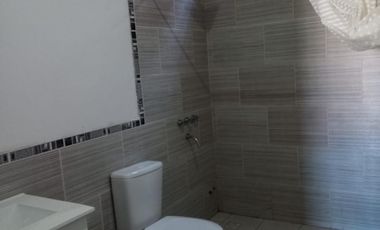 Comoda casa sobre Espora 8515, ciudad de Glew