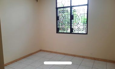 RUMAH MOJO LAMA BAGUS TERAWAT. DEKAT MERR, UNAIR, UWK, UWM, RS UNAIR