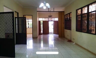 RUMAH MOJO LAMA BAGUS TERAWAT. DEKAT MERR, UNAIR, UWK, UWM, RS UNAIR