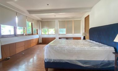 Disewa Rumah Modern, Terang, High Ceiling di Townhouse 6 Rumah Kemang