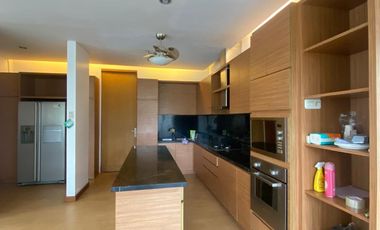Disewa Rumah Modern, Terang, High Ceiling di Townhouse 6 Rumah Kemang
