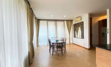 Disewa Rumah Modern, Terang, High Ceiling di Townhouse 6 Rumah Kemang