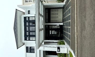 Rumah Sultan dikawasan Elite Kota Makassar