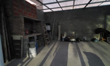 Excelente casa sobre De Navazio, Barrio Santa Ana de Glew