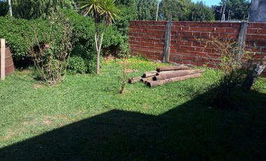 Comoda casa sobre Candido Lopez 3348, Glew