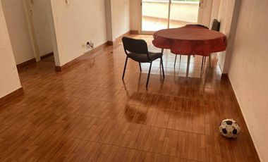 DEPARTAMENTO DE TRES AMBIENTES CON TERRAZA PROPIA