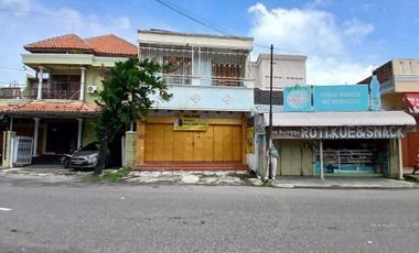 Ruang Usaha Ruko Murah Nusukan Banjarsari Kamar Banyak Nyaman di Huni