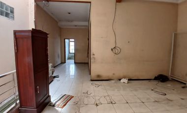 Ruang Usaha Ruko Murah Nusukan Banjarsari Kamar Banyak Nyaman di Huni